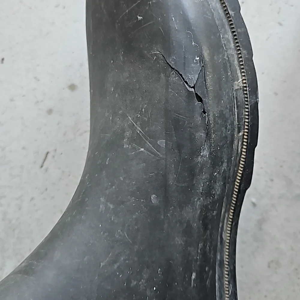 Black rubber Chooka rainboots size 9